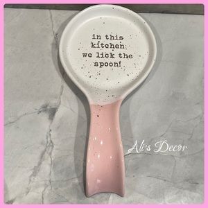 "In this kitchen we lick the spoon" - ceramic bakeware spoon rest kitchen decor